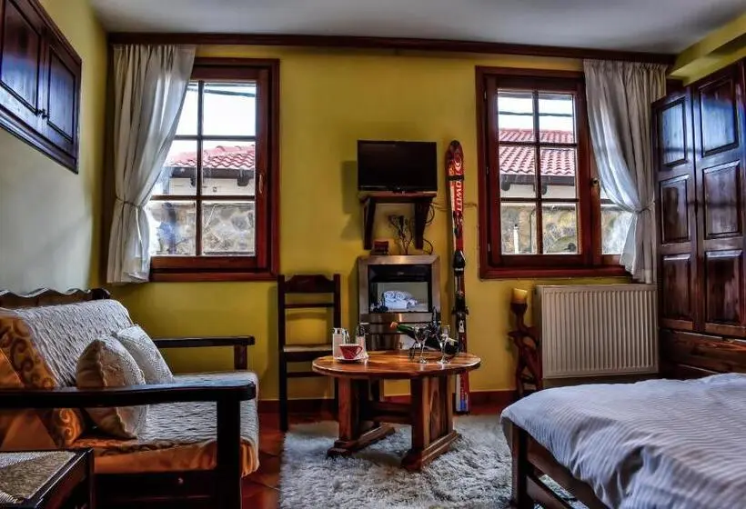 Quarto Familiar, Dio Studios