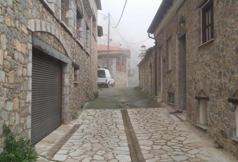 Family Room, Dio Studios