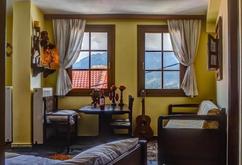 Family Apartment, Dio Studios