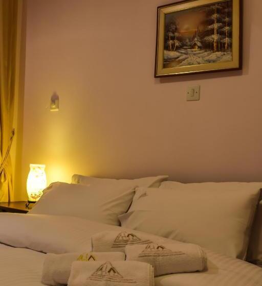 Family Apartment, Dio Studios