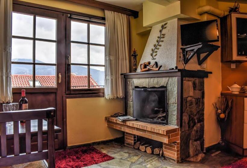 Family Apartment, Dio Studios