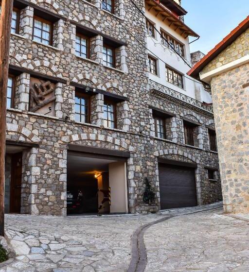 Family Apartment, Dio Studios