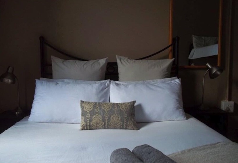 스탠다드 룸, Stumble Inn Backpackers Lodge