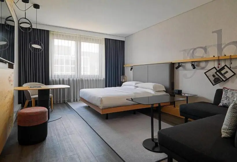 اتاق اجرایی با تخت بزرگ, Frankfurt Airport Marriott