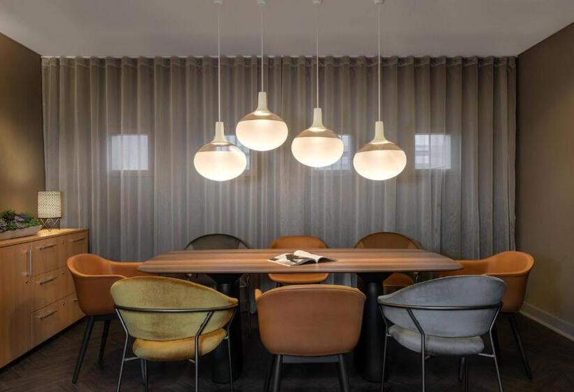 이그제큐티브 룸 킹사이즈 침대, Frankfurt Airport Marriott