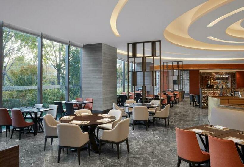 Városra Néző Deluxe Szoba Franciággyal King Size, Sheraton Beijing Lize