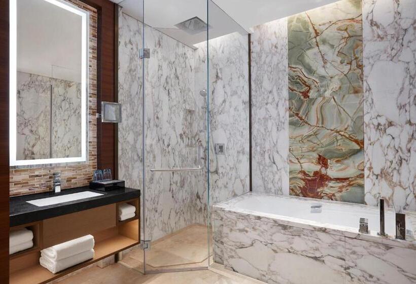 Club Szoba King-Size Franciaággyal, Sheraton Beijing Lize