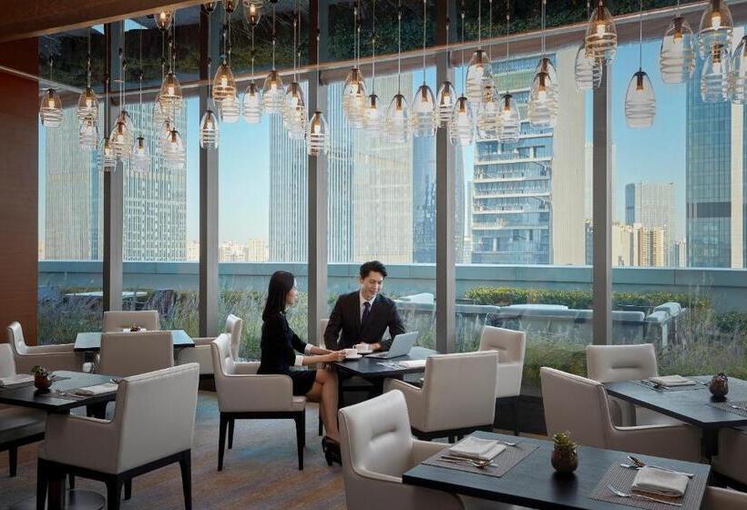 클럽 룸 킹침대, Sheraton Beijing Lize