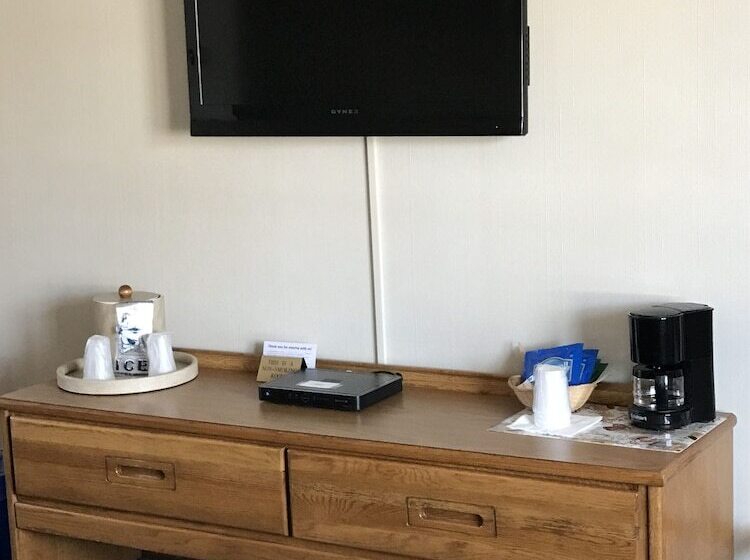 غرفه قياسيه سريرين مزدوجين, T Bird Motor Inn