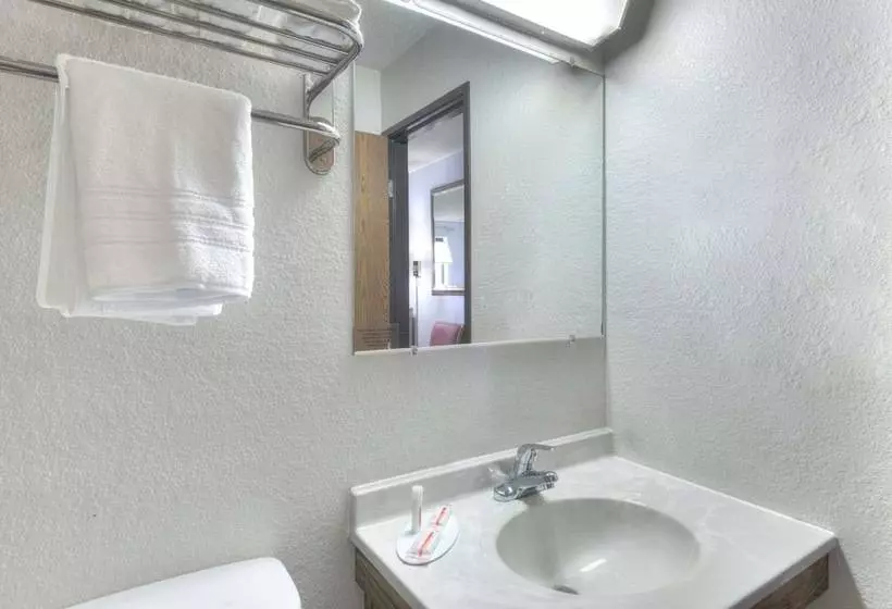 اتاق استاندارد با 2 تخت دوبل, Super 8 By Wyndham Augusta