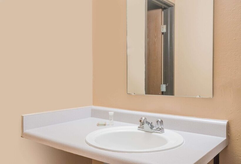 غرفة ديلوكس, Super 8 By Wyndham Brooklyn Center/mpls