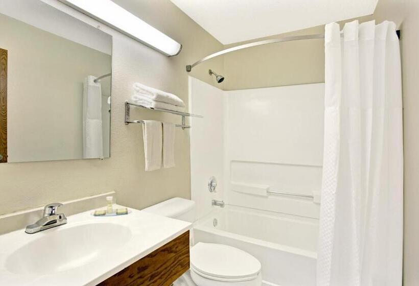 스탠다드 룸 킹사이즈 침대, Super 8 By Wyndham Newport News/jefferson Ave