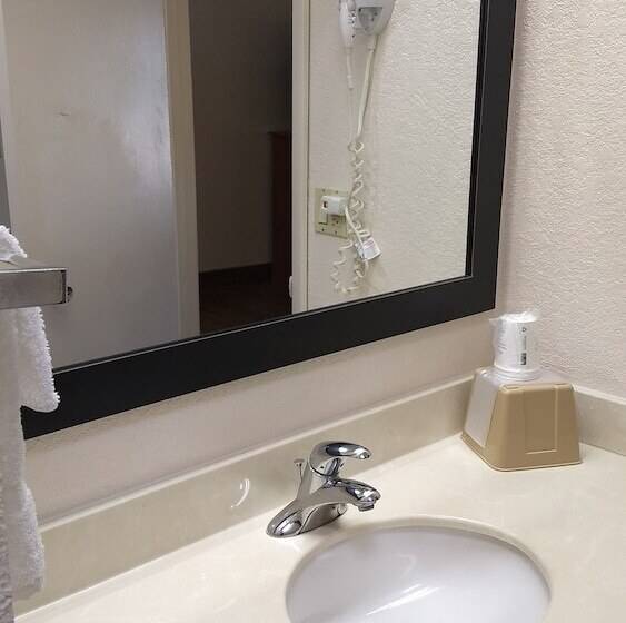 غرفه قياسيه سريرين مزدوجين, Super 8 By Wyndham North Palm Beach