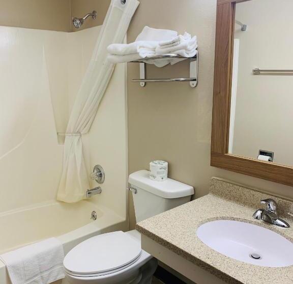 Номер Стандарт 2 Двуспальные Кровати, Super 8 By Wyndham O Neill Ne