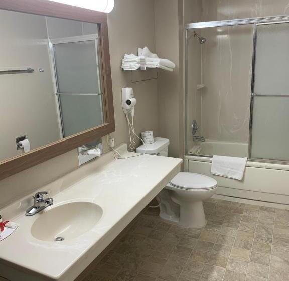 Люкс Кровать Кинг, Super 8 By Wyndham O Neill Ne