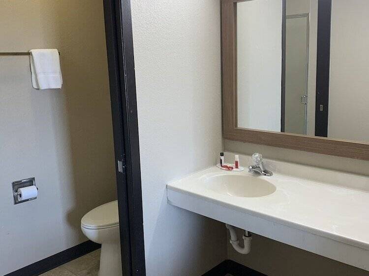 Номер Стандарт 2 Двуспальные Кровати, Super 8 By Wyndham O Neill Ne