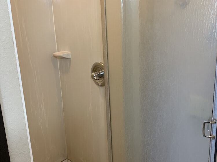 Номер Стандарт 2 Двуспальные Кровати, Super 8 By Wyndham O Neill Ne