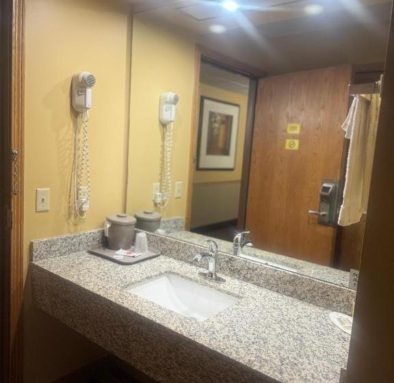 غرفة قياسية سرير كينج, Super 8 By Wyndham Sparta