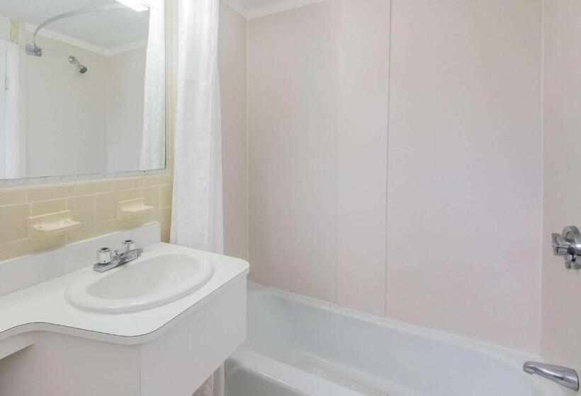 Номер Deluxe, Super 8 By Wyndham W Yarmouth Hyannis/cape Cod