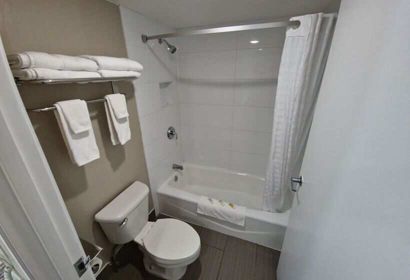 스탠다드 룸 킹사이즈 침대, Super 8 By Wyndham Wickenburg Az