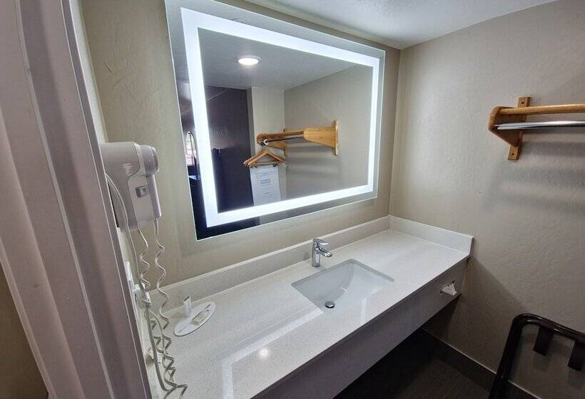 스탠다드 룸 킹사이즈 침대, Super 8 By Wyndham Wickenburg Az