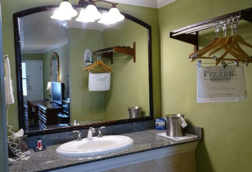 غرفة قياسية سرير كينج, Quality Inn