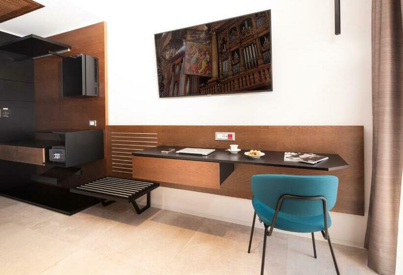 商务房间, The Corner Duomo