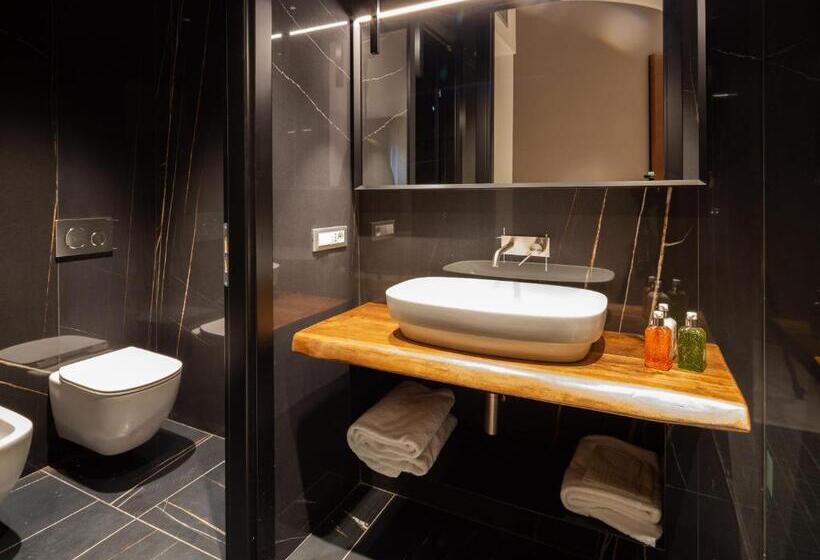 豪华房间, The Corner Duomo