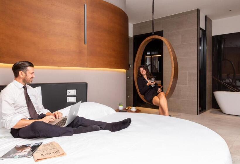 豪华房间, The Corner Duomo