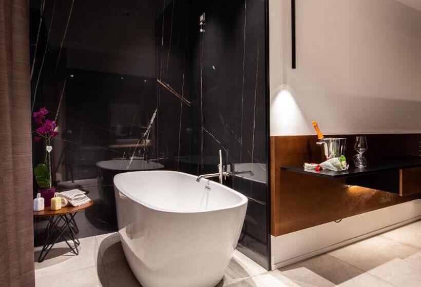 豪华房间, The Corner Duomo