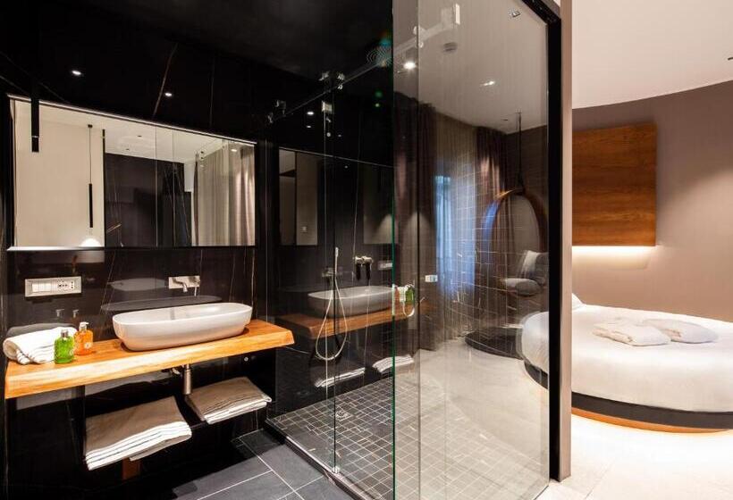 豪华房间, The Corner Duomo