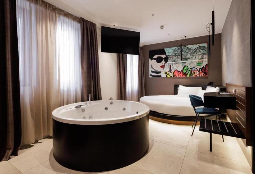 小型套房, The Corner Duomo