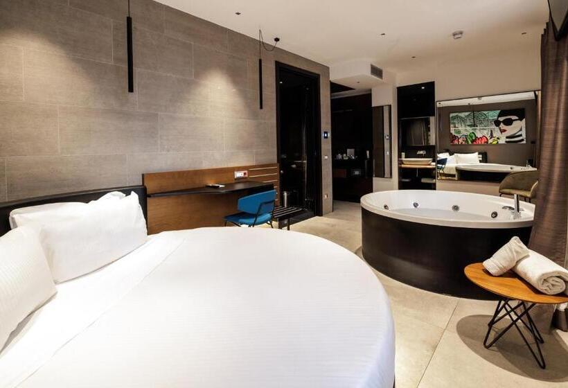 小型套房, The Corner Duomo