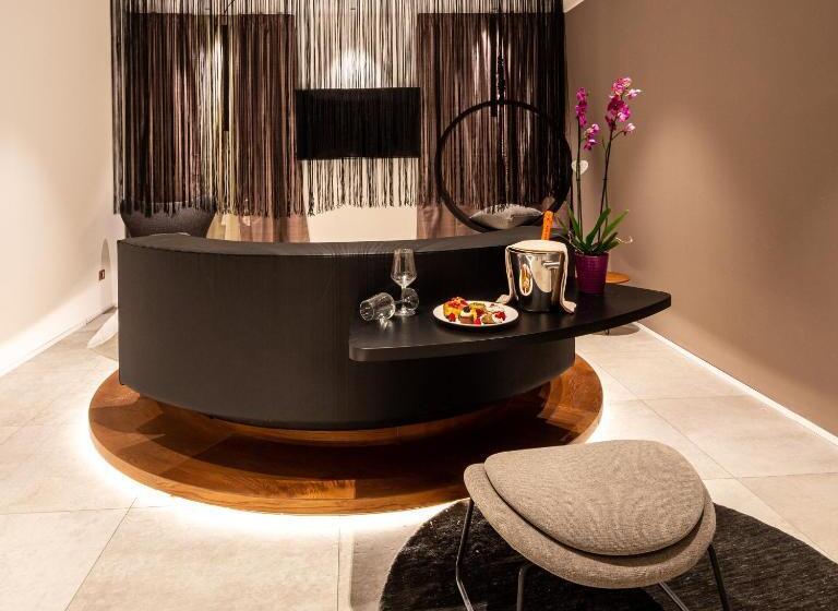 行政套房, The Corner Duomo