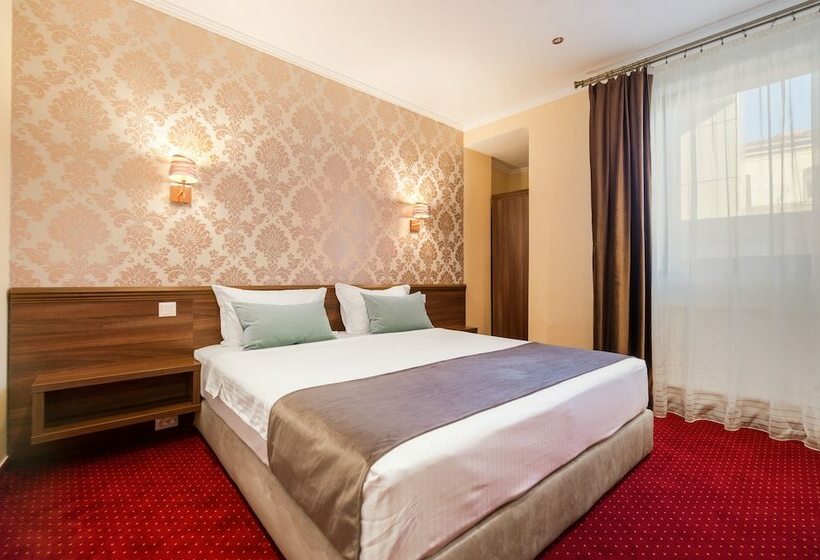 اتاق سوپریور, Bucur 9