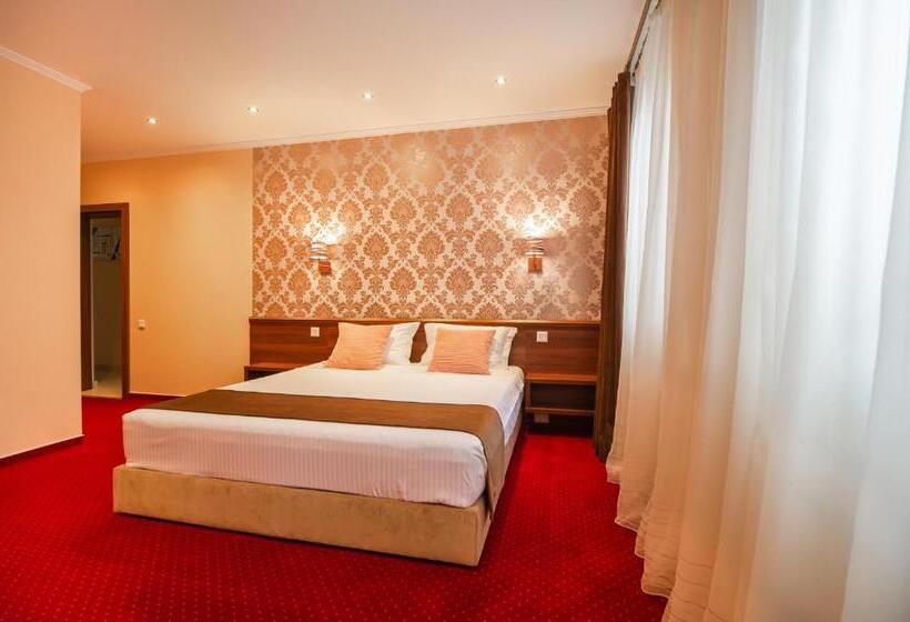 اتاق لوکس با تخت بزرگ, Bucur 9