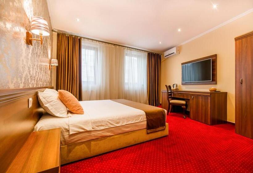 اتاق لوکس با تخت بزرگ, Bucur 9