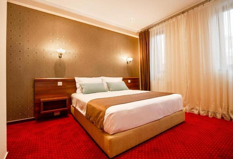 اتاق لوکس با تخت بزرگ, Bucur 9