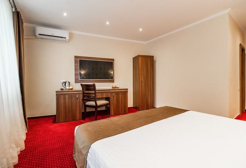 اتاق لوکس, Bucur 9