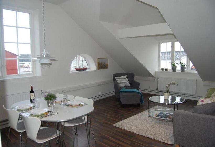 Suite with lake view, Röda Magasinet