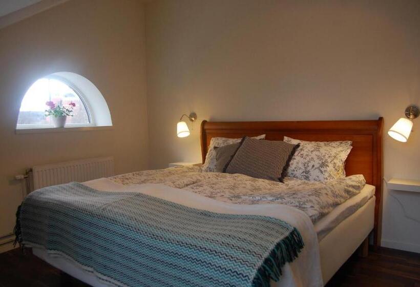 Suite with lake view, Röda Magasinet