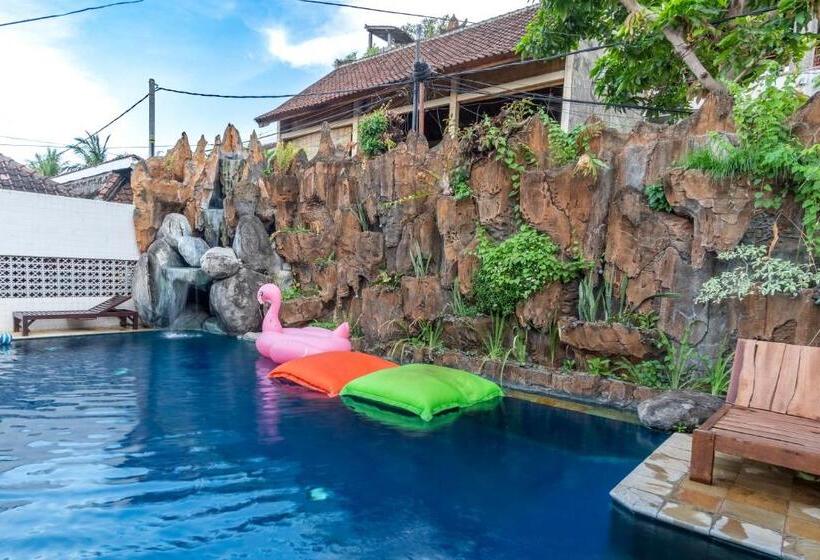 غرفة قياسية مزوَّدة بتراس, Binaria Museum