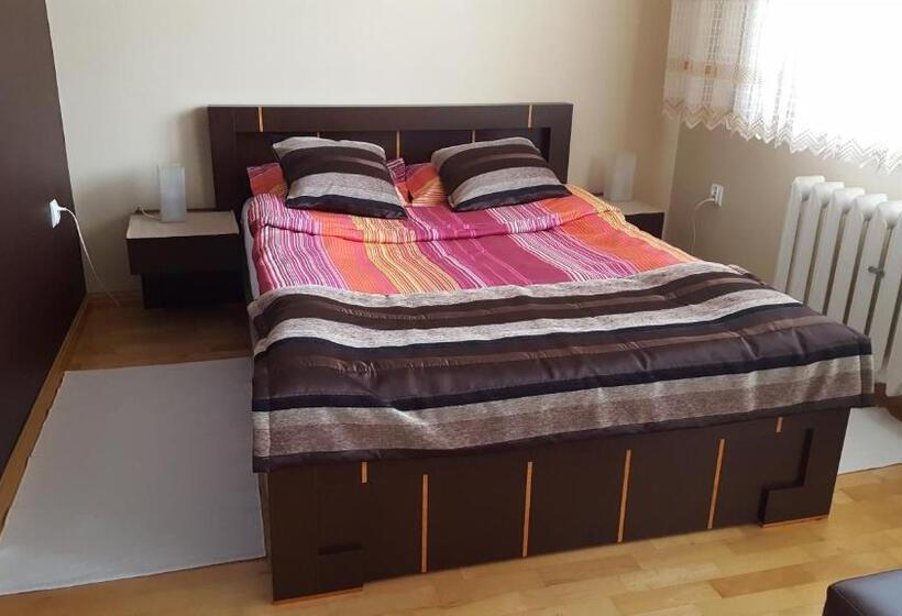 Standard Room Shared Bathroom, Dom Gościnny Korab