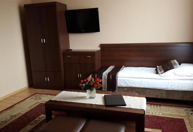 Standard Quadruple Room, Dom Gościnny Korab