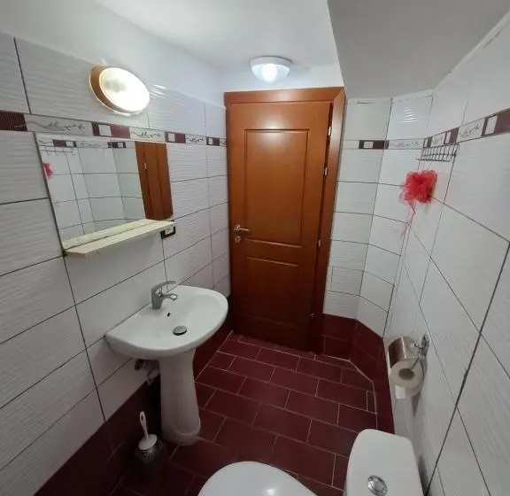 اتاق استاندارد سه نفره, Guest House Argjiro Castle