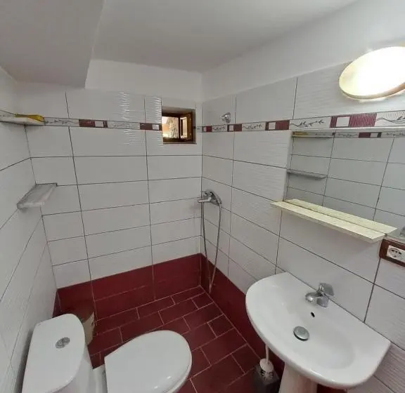 اتاق استاندارد سه نفره, Guest House Argjiro Castle