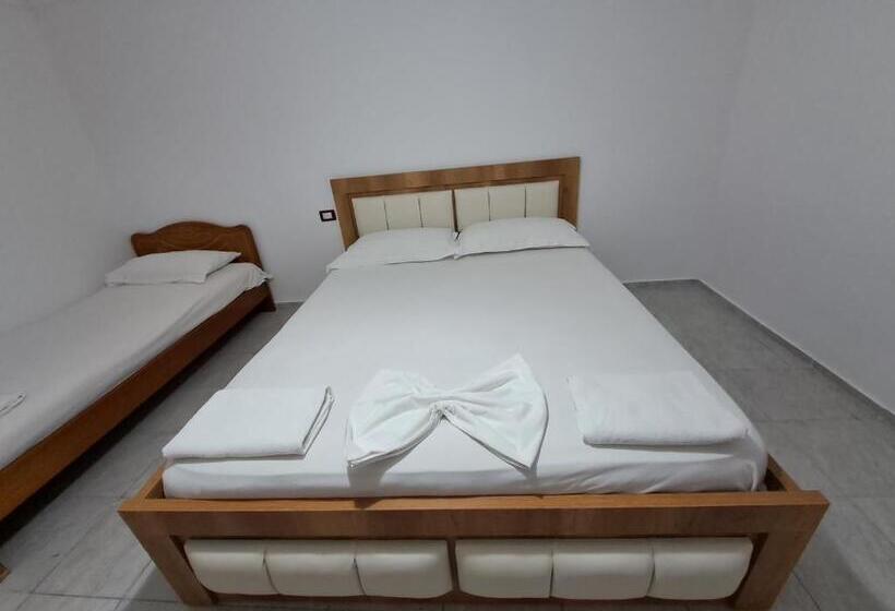 스탠다드 트리플 룸, Guest House Argjiro Castle
