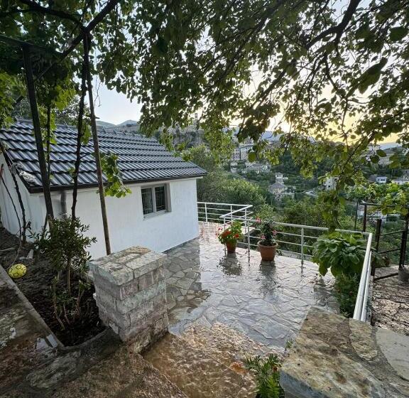 جناح ديلوكس, Guest House Argjiro Castle