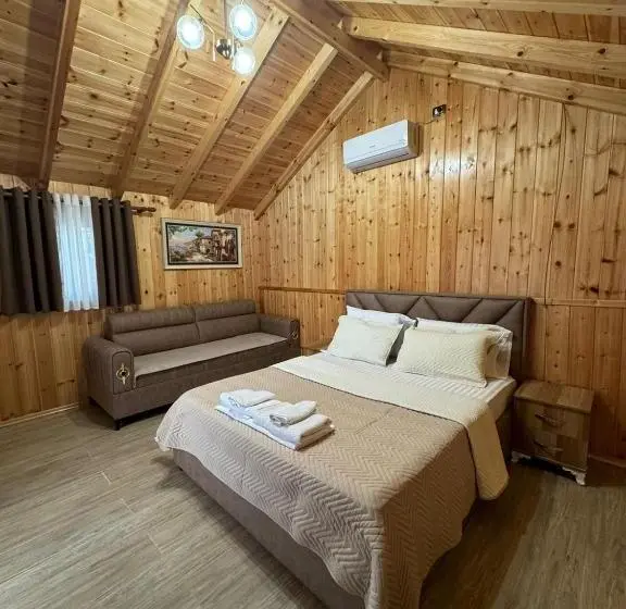 سوییت لوکس, Guest House Argjiro Castle