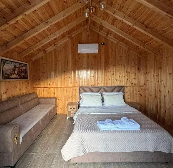 سوییت لوکس, Guest House Argjiro Castle